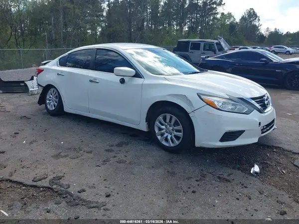 1N4AL3AP3GC245656 2016 NISSAN ALTIMA - Image 1