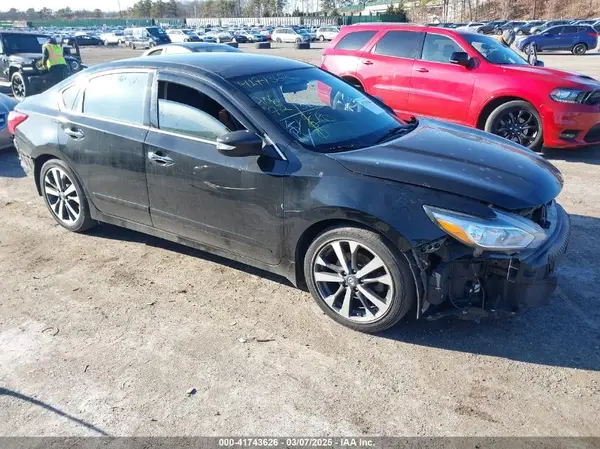 1N4AL3AP3GC276485 2016 NISSAN ALTIMA - Image 1