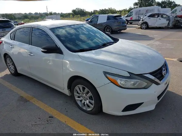 1N4AL3AP3GN346667 2016 NISSAN ALTIMA - Image 1