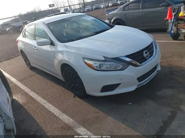 1N4AL3AP3GN348483 2016 NISSAN ALTIMA - Image 1