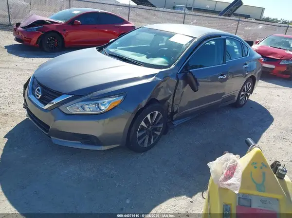1N4AL3AP3HC127530 2017 NISSAN ALTIMA - Image 2
