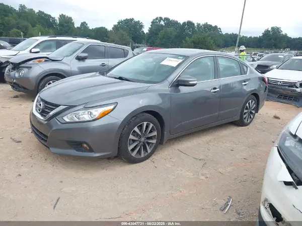 1N4AL3AP3HC128354 2017 NISSAN ALTIMA - Image 2