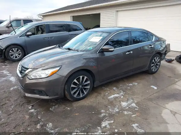 1N4AL3AP3HC129875 2017 NISSAN ALTIMA - Image 2
