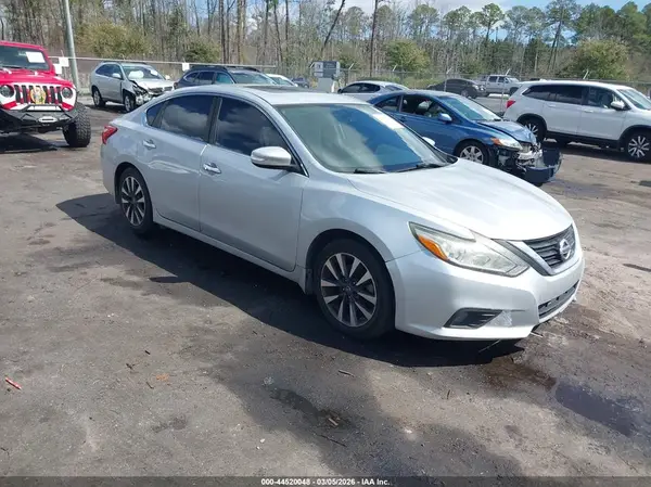 1N4AL3AP3HC133134 2017 NISSAN ALTIMA - Image 1