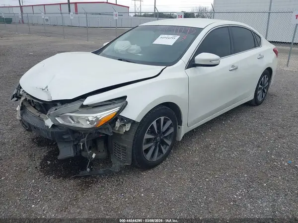 1N4AL3AP3HC133568 2017 NISSAN ALTIMA - Image 2