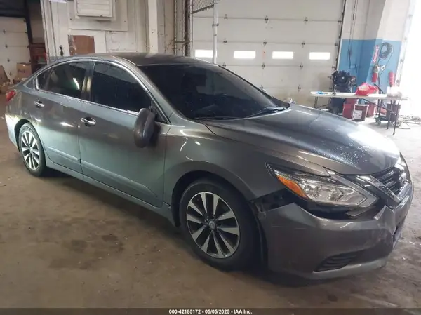 1N4AL3AP3HC135983 2017 NISSAN ALTIMA - Image 1