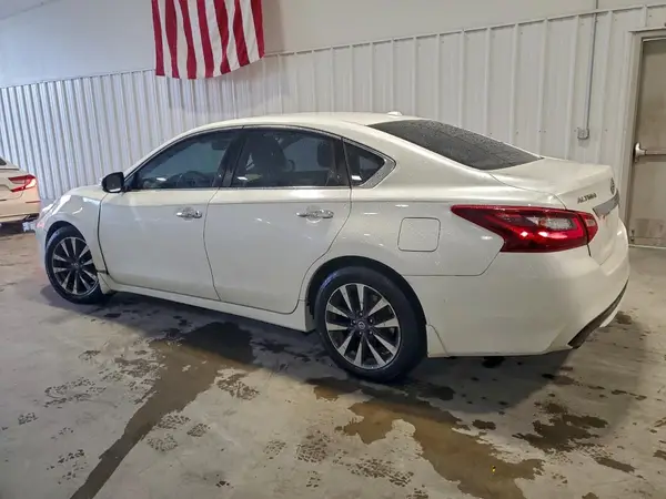 1N4AL3AP3HC137202 2017 NISSAN ALTIMA - Image 2