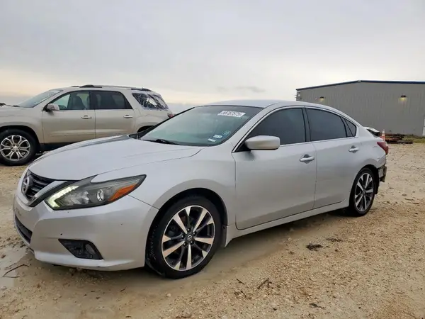 1N4AL3AP3HC141699 2017 NISSAN ALTIMA - Image 1