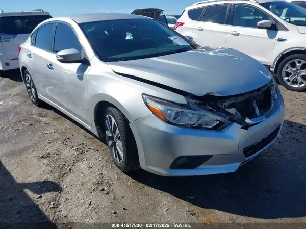 1N4AL3AP3HC144960 2017 NISSAN ALTIMA - Image 1