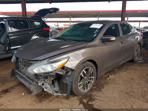 1N4AL3AP3HC147485 2017 NISSAN ALTIMA - Image 2