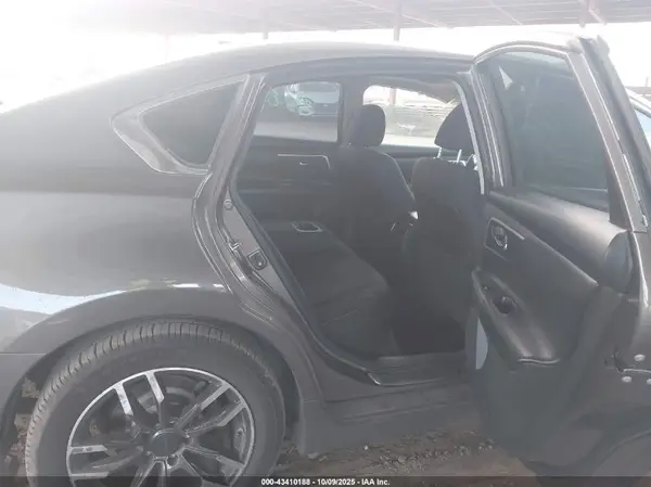 1N4AL3AP3HC147485 2017 NISSAN ALTIMA - Image 8