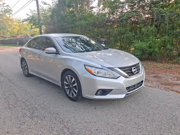 1N4AL3AP3HC159300 2017 NISSAN ALTIMA - Image 1