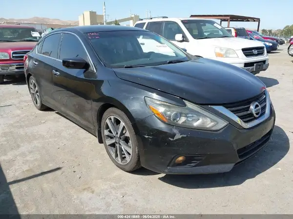 1N4AL3AP3HC164982 2017 NISSAN ALTIMA - Image 1