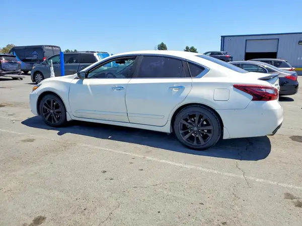 1N4AL3AP3HC175206 2017 NISSAN ALTIMA - Image 2