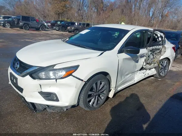 1N4AL3AP3HC178090 2017 NISSAN ALTIMA - Image 2