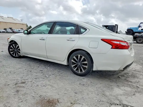 1N4AL3AP3HC180888 2017 NISSAN ALTIMA - Image 2