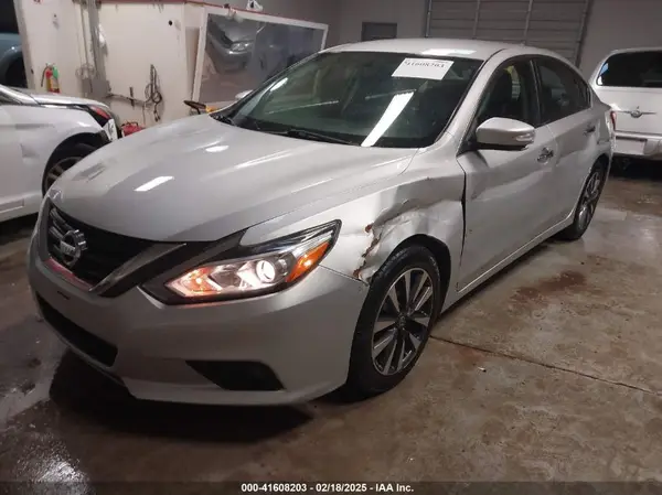 1N4AL3AP3HC183631 2017 NISSAN ALTIMA - Image 2