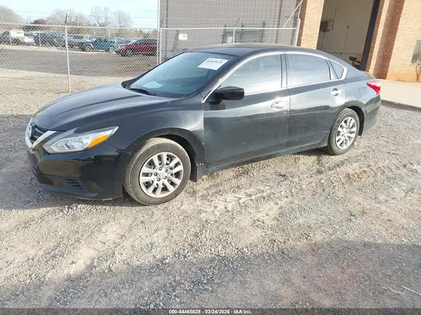 1N4AL3AP3HC186013 2017 NISSAN ALTIMA - Image 2