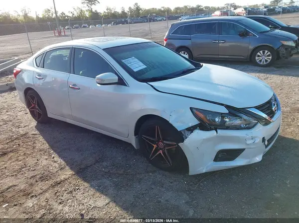 1N4AL3AP3HC195889 2017 NISSAN ALTIMA - Image 1