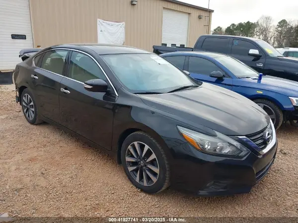 1N4AL3AP3HC196363 2017 NISSAN ALTIMA - Image 1