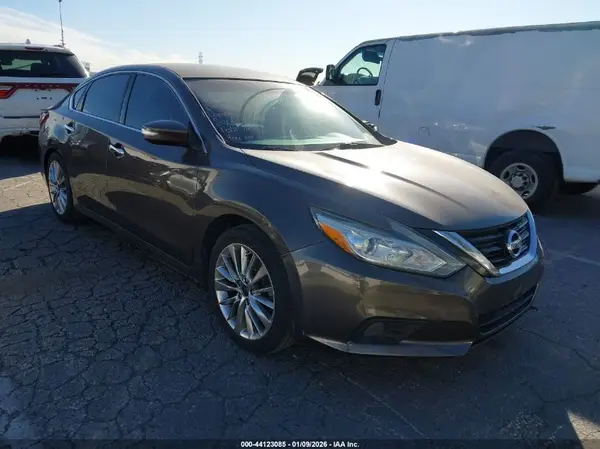 1N4AL3AP3HC207376 2017 NISSAN ALTIMA - Image 1