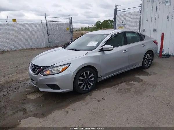 1N4AL3AP3HC208995 2017 NISSAN ALTIMA - Image 2