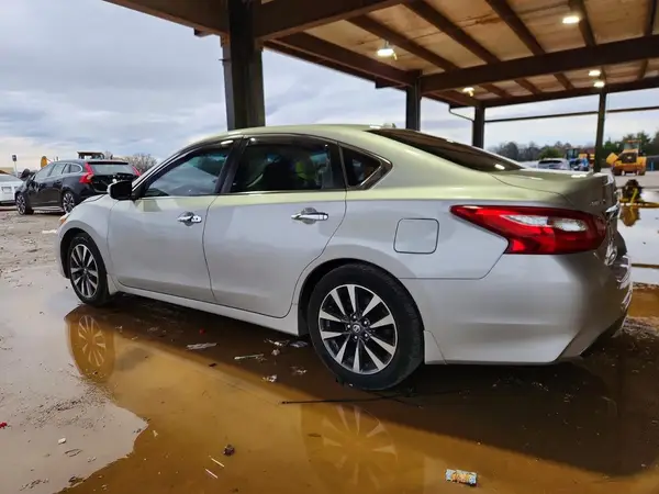 1N4AL3AP3HC209810 2017 NISSAN ALTIMA - Image 2