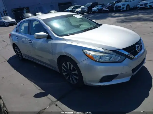 1N4AL3AP3HC211797 2017 NISSAN ALTIMA - Image 1