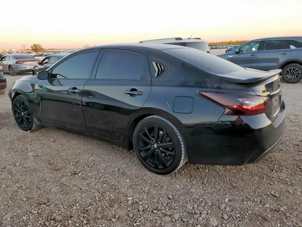 1N4AL3AP3HC218524 2017 NISSAN ALTIMA - Image 2