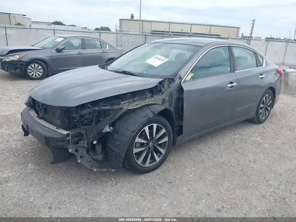 1N4AL3AP3HC219575 2017 NISSAN ALTIMA - Image 2