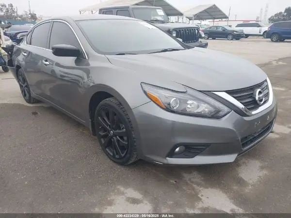 1N4AL3AP3HC230446 2017 NISSAN ALTIMA - Image 1