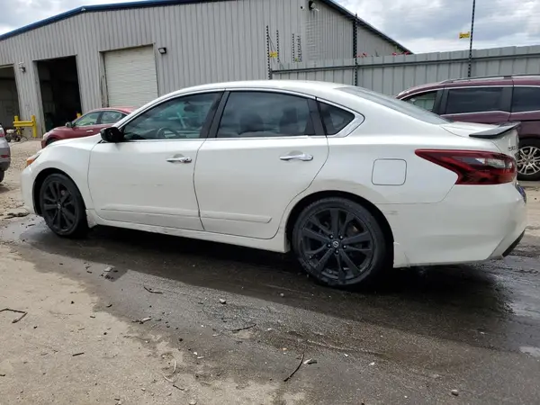 1N4AL3AP3HC238952 2017 NISSAN ALTIMA - Image 2