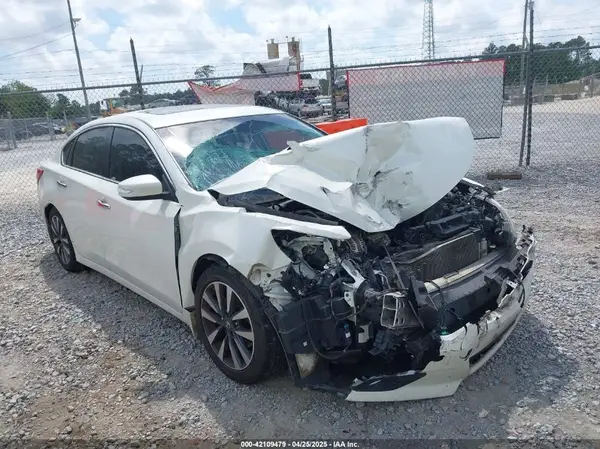 1N4AL3AP3HC239115 2017 NISSAN ALTIMA - Image 1