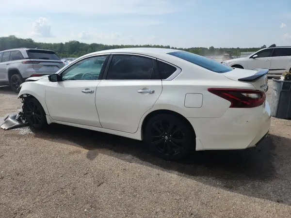 1N4AL3AP3HC240975 2017 NISSAN ALTIMA - Image 2