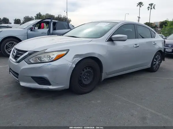1N4AL3AP3HC241155 2017 NISSAN ALTIMA - Image 2