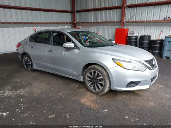 1N4AL3AP3HC251359 2017 NISSAN ALTIMA - Image 1