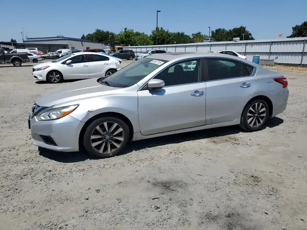 1N4AL3AP3HC252561 2017 NISSAN ALTIMA - Image 1