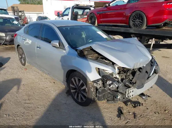 1N4AL3AP3HC252592 2017 NISSAN ALTIMA - Image 1