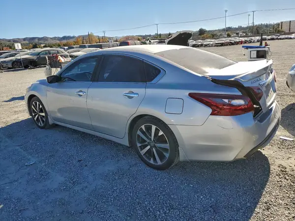 1N4AL3AP3HC257193 2017 NISSAN ALTIMA - Image 2