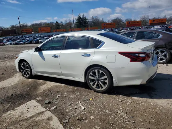 1N4AL3AP3HC257971 2017 NISSAN ALTIMA - Image 2