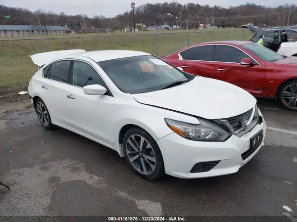 1N4AL3AP3HC257999 2017 NISSAN ALTIMA - Image 1