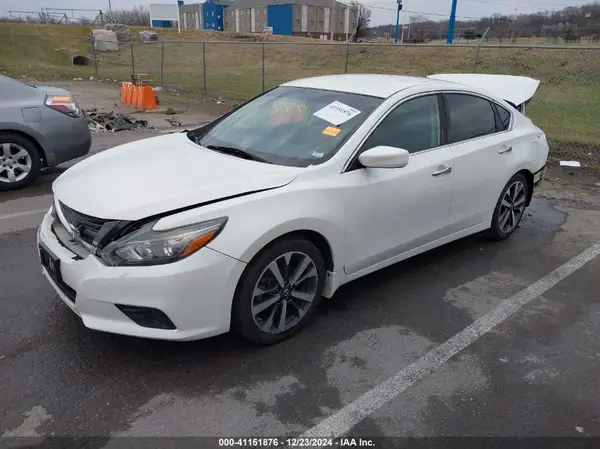 1N4AL3AP3HC257999 2017 NISSAN ALTIMA - Image 2