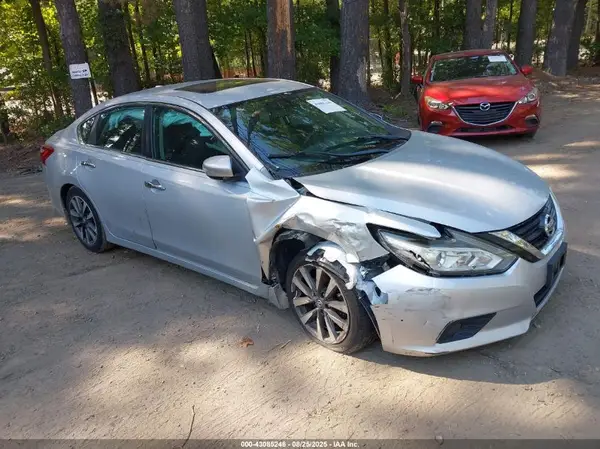 1N4AL3AP3HC258196 2017 NISSAN ALTIMA - Image 1