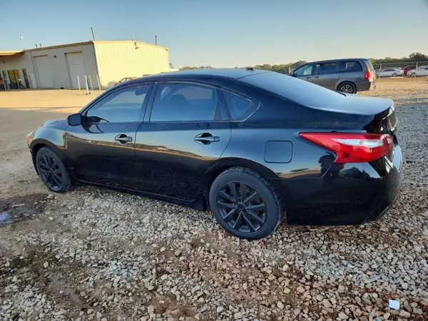 1N4AL3AP3HC261969 2017 NISSAN ALTIMA - Image 2