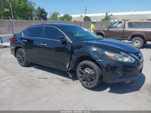 1N4AL3AP3HC265830 2017 NISSAN ALTIMA - Image 1