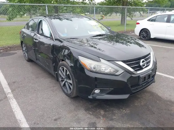 1N4AL3AP3HC266010 2017 NISSAN ALTIMA - Image 1