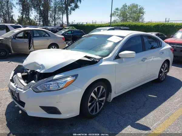 1N4AL3AP3HC269375 2017 NISSAN ALTIMA - Image 2