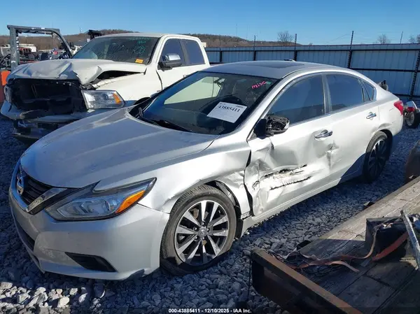 1N4AL3AP3HC270347 2017 NISSAN ALTIMA - Image 2
