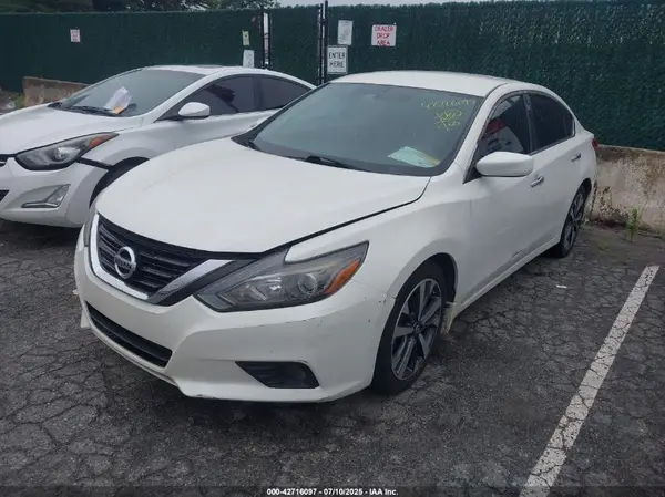 1N4AL3AP3HC271465 2017 NISSAN ALTIMA - Image 2