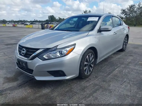 1N4AL3AP3HC272051 2017 NISSAN ALTIMA - Image 2